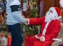 Дядо Коледа зарадва децата в село Липница с подаръци