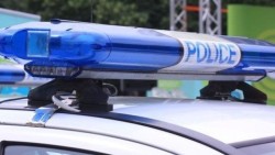 Неправоспособен водач на нерегистриран мотопед е задържан от пътните полицаи в Правец