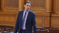 Александър Дунчев с гневен пост, че водачът в София - област ще е от "Демократична България"