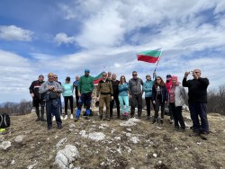 20 души от община Ботевград и община Своге покориха връх Козница