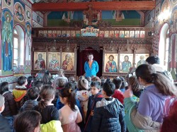 Конна база “Здравец“ и БТС Аемон с проект “Отговорен туризъм“, насочен към манастира в Скравена