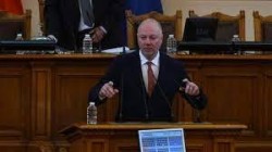 Без нито един глас "против" Росен Желязков стана председател на 49-ия парламент