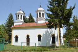  Покривът на църквата „Св. Св. Кирил и Методий“ в Радотина се нуждае от подмяна