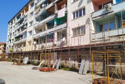 Санират многофамилната жилищна сграда „Балкан“ (Cариевския блок)