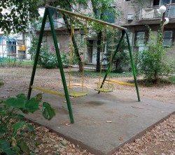 Детската площадка срещу ППМГ ще бъде обновена 