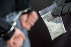 25-годишен от Ботевград е обвинен за държане на наркотици с цел разпространение