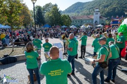 Добро настроение и хубаво време на Фестивала на бъчвата във Врачеш 