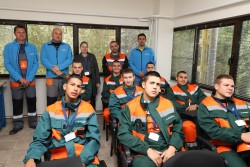 осем ученика от ПГ „Тодор Пеев“ започват практическото си обучение в Елаците-Мед АД