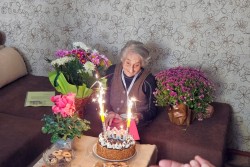 Пена Иванова Бенчева от Новачене навърши достолепните 100 години
