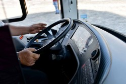 Водач на пътнически автобус, изпълняващ редовен курс, шофира с 2,17 промила