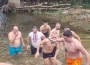 Росен Недков извади кръста от река Бебреш в Скравена  