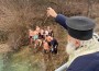 Герасим Григоров извади кръста от р. Витомерица
