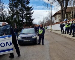 Проведе се практическо обучение с полицаите от РУ-Правец, РУ-Ботевград и РУ-Етрополе