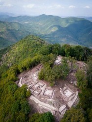 42 находки от крепостта “Боровец” са включени в  националната изложба „Българска археология 2023“