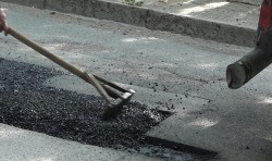 От понеделник започва изкърпването на дупките по уличната мрежа в общината