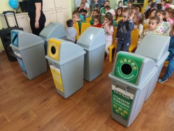 Община Етрополе отбеляза Световния ден на рециклирането като част от кампанията „Искам да съм полезен…Рециклирай ме!“