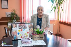 102 години празнува днес баба Стефка Мицева от Ботевград