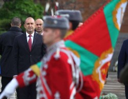 В Деня на храбростта и Българската армия: Водосвет на бойните знамена