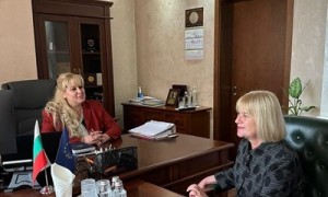Областният управител проведе работна среща с директора на РЗИ за имунизацията срещу коклюш