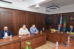 Група ГЕОТЕХМИН и Община Етрополе подписаха споразумение по Благотворителна програма „Българските добродетели“ за периода 2024-2027 г.