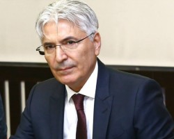 Ботевградчанинът Петко Николов е приел да остане министър и в новия служебен кабинет