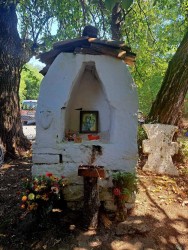 Миряни почетоха Голяма Богородица на оброчните места, носещи нейното име