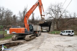 Временно ще бъде затруднено движението през подлеза на АМ „Хемус“ в Зелин