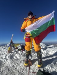 Ботевградчанката Мария Христова - първата българка, която изкачи връх Химлунг Химал- 7126 метра