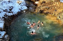 Възпитаник на НПГ по КТС спаси кръста от река Витомерица