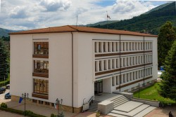 Община Етрополе ораганизира среща по въпроси, свързани с план-приема в първи клас