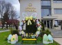 Великденска украса радва жителите и гостите на Правец