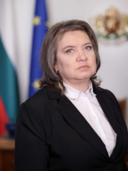 Киселова връща искането на Радев за референдум за еврото