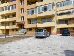 До есента ще приключат ремонтите в междублоковите пространства в различни части на Ботевград