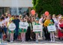 Знамето на детския фестивал “Единството е сила“ се вее в центъра на Ботевград
