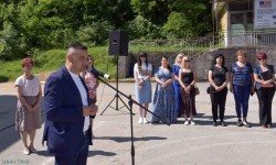 Кметът даде старт на нова спортна площадка в училището в Лопян