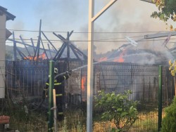 72-годишен мъж е с опасност за живота след пожар в дома му в Скравена