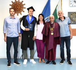 Везенков получи дипломата си за треньор от ректора на НСА