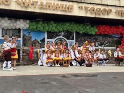 Кметът на община Етрополе официално откри Алея на занаятите