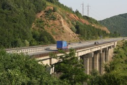 От 11 до 14 август временно ще се променя организацията на движение в три участъка от АМ „Хемус“ в Софийска област