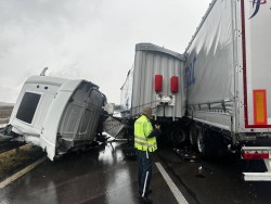 Възстановено е движението в района на 17 км на автомагистрала „Хемус“ в посока Варна