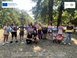 Доброволци обновиха пътеката до местността „Урвишка поляна“ преди ежегодния фолклорен събор „Боженишки Урвич“