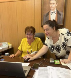 Досегашният директор на ОУ “Васил Левски“ предаде щафетата на своя приемник