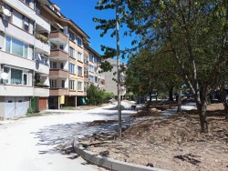 Кметът в отговор на жалба за състоянието на междублоково пространство и искане за ремонт