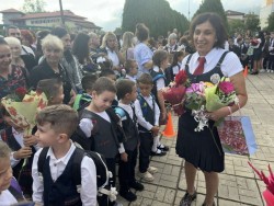 С устрем и вдъхновение откриха новата учебна година в ОУ "Св. св. Кирил и Методий" - Ботевград