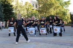 Градският площад отново се превърна в сцена на ритми, музика и настроение