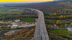 От 23 до 26 септември ще се премахва крайпътна растителност в участък от АМ „Хемус“ в Софийска област. Шофирайте внимателно!