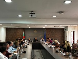 Заместник-министър Дора Янкова обсъди с кметовете от области София, Софийска и Перник напредъка на проектите за саниране на жилищни сгради