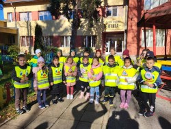 ДГ "Иглика" с инициатива по повод Световния ден за възпоменание на жертвите от пътнотранспортни произшествия /видео/