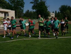 Футболистите с ново равенство у дома