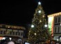 Коледната елха засия в центъра на Етрополе